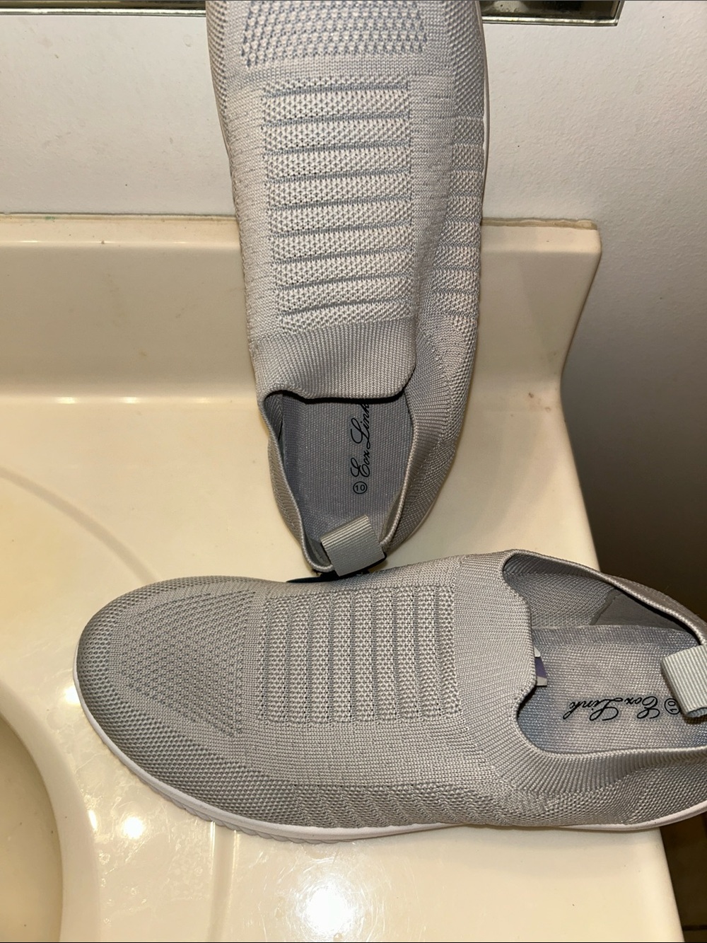 Slip-On Knit women Sneakers in Light Gray